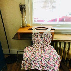 Gorgeous Spring Vintage-Style Button-Down dress